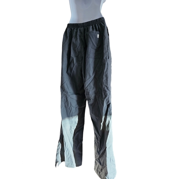 Buttersoft size small gray draw string scrubs NWOT 3 Pockets - Picture 3 of 3